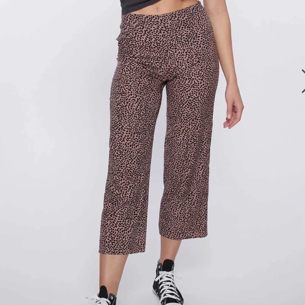 O’Neil Leopard Print Cropped Pants - Picture 1 of 8